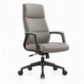 Sedia direzionale girevole in PU grigio tortora e nero, 64 x 64 x 112-122 cm